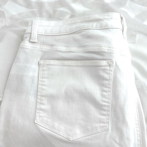 Talbots High Waist Straight Leg White 5 Pocket Jeans. Made w/2% Spandex. Size 16 - Picture 6 of 11